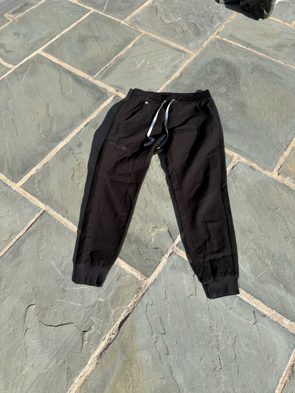 FIGS Zamora Jogger Scrub Pants - Picture 6 of 10